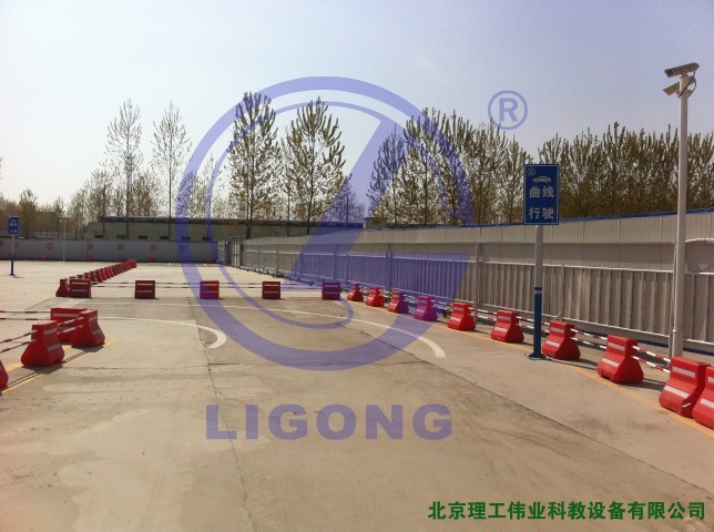 科目二場(chǎng)地考試系統(tǒng)，曲線行駛